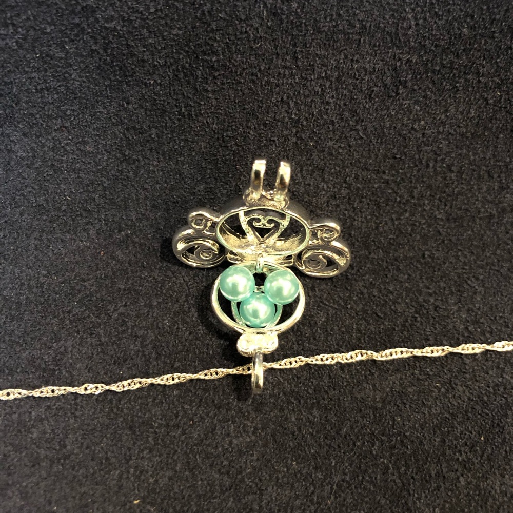 SALE! Cinderella carriage pearl cage necklace - Picture 6 of 8